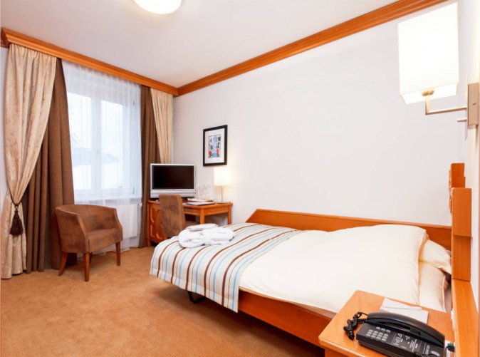 92_Hotel Monopol - Schoene Aussichten Touristik - Example Single Room